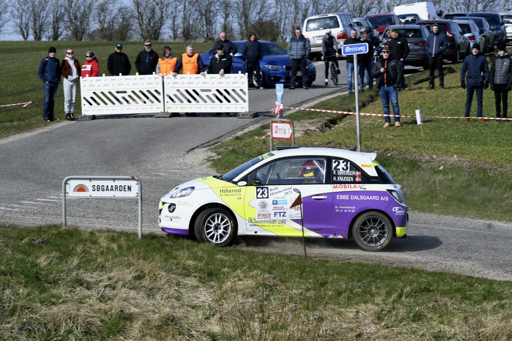 På den sidste omgang på SS5 begyndte ”A-damen“ at få nykker, og alle anstrengelser til trods sluttede fartfesten for guldvinderne på vejen tilbage til servicepladsen
(Foto: Morten Dam - autoMOTIV/specialpress)